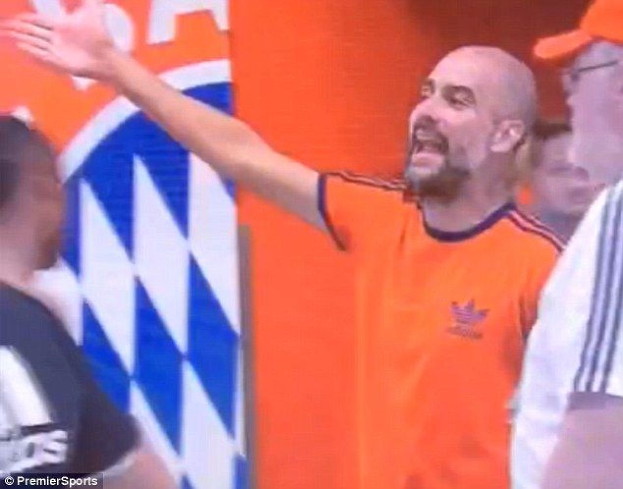 Scandal la vestiar cu Guardiola! A sarit la un jucator de la AC Milan la pauza meciului cu Bayern. Ce s-a intamplat_4