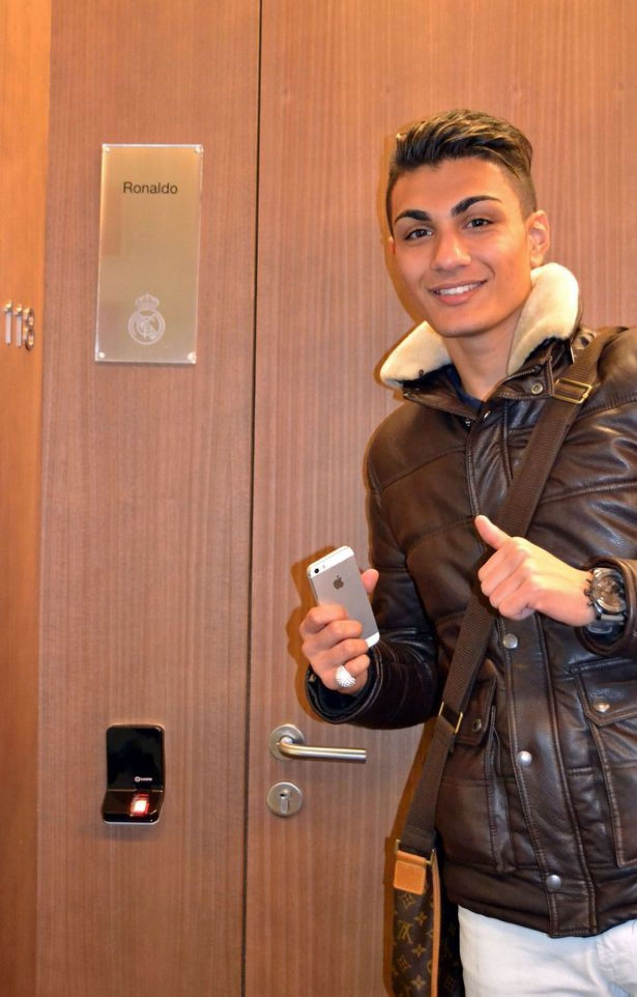 A cheltuit MII de euro ca sa arate ca Ronaldo! Vezi de ce a fost in stare acest pusti si cum arata acum_3