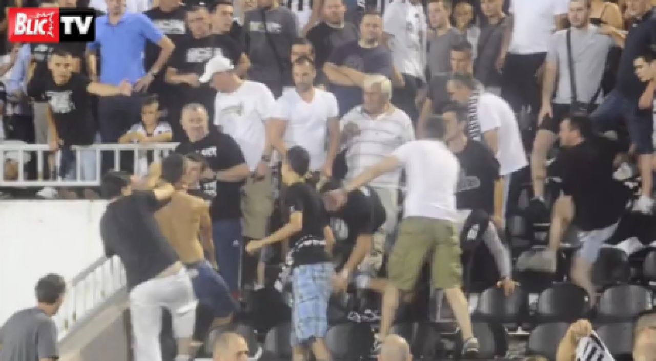 Imagini dure care nu s-au vazut la TV. Ce s-a intamplat in timpul meciului in galeria lui Partizan VIDEO_1
