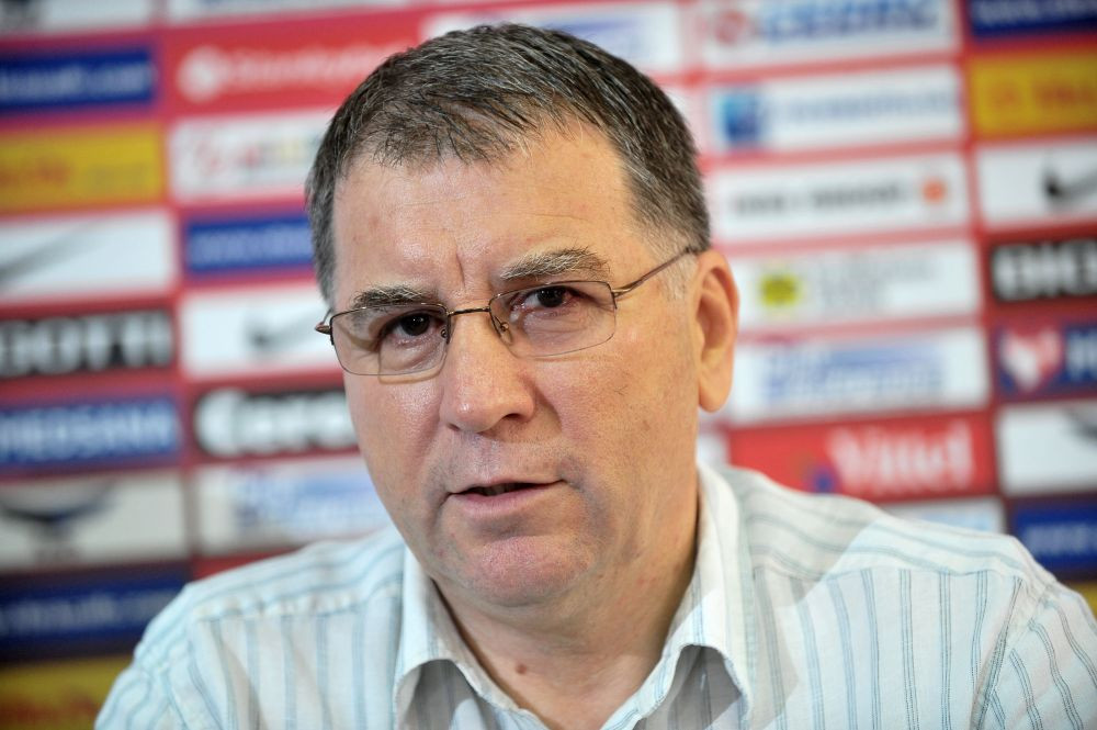 Am dat trei goluri si am pierdut cu 2-0! O rusine nationala! Cer demisia lui Vassaras, excluderea lui Coltescu! Am trait vremuri cu Victoria si Scornicesti, dar asa ceva n-am mai vazut in viata mea!