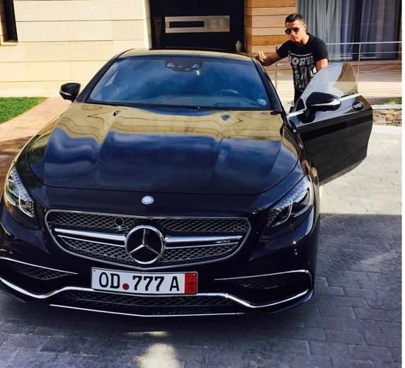 Ronaldo nu se mai OPRESTE! Si-a prezentat tot GARAJUL de sute de mii de euro! Cum arata colectia lui de masini_2