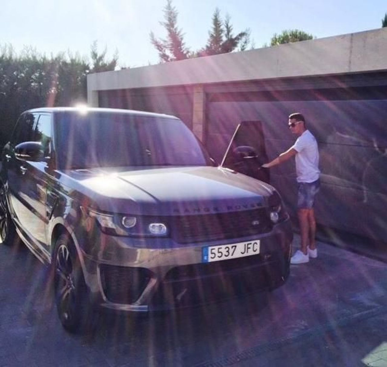 Ronaldo nu se mai OPRESTE! Si-a prezentat tot GARAJUL de sute de mii de euro! Cum arata colectia lui de masini_3