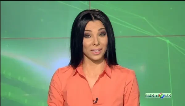 IMAGINI EPOCALE: Printul Cristea, aproape printesa :) A venit la meci cu unghiile facute la picioare: Am femeia mea... VIDEO