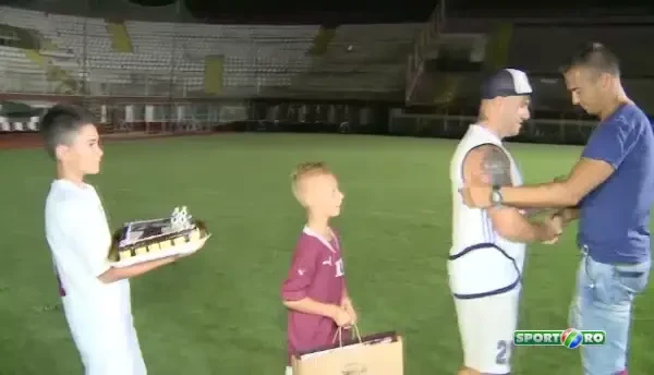 Surpriza rapidistilor de ziua lui Pancu: primit ca un rege pe Giulesti la miezul noptii! Nu o sa plec niciodata de aici