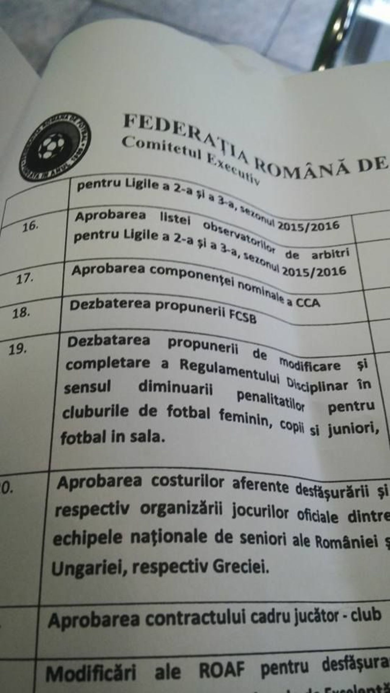 FRF l-a interzis pe Mirel Radoi: antrenorul va avea dreptul sa stea pe banca, dar nu mai poate da indicatii_3