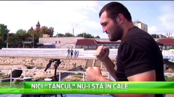 NU SCAPA NIMENI de Ciocan! Cum il ameninta campionul roman pe TANCUL Sherman Williams