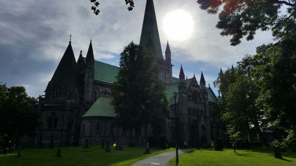 Cum arata PARADISUL in care stelistii vor sa produca marea minune. Trondheim, orasul in care oamenii se plimba cu taxi-uri TESLA si yachturi_7