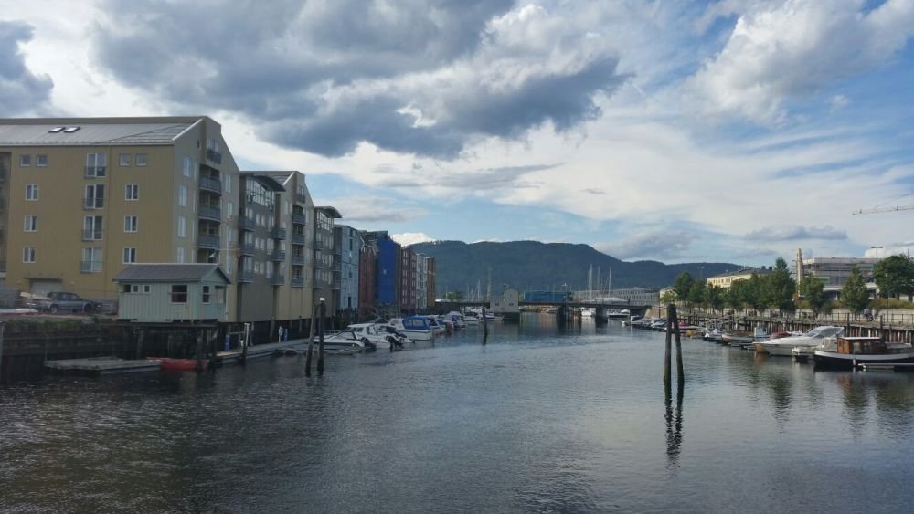 Cum arata PARADISUL in care stelistii vor sa produca marea minune. Trondheim, orasul in care oamenii se plimba cu taxi-uri TESLA si yachturi_9