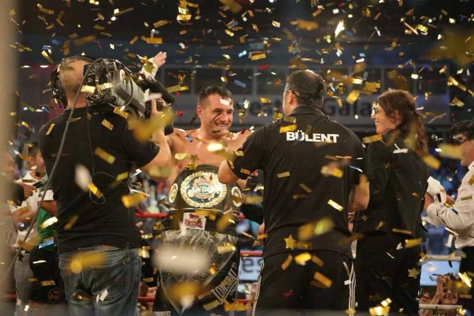 CIOCAN doboara cu greu TANCUL din Caraibe! Victorie la puncte pentru roman dupa 10 runde! SUPER VIDEO Simion castiga centura WBF prin KO_3