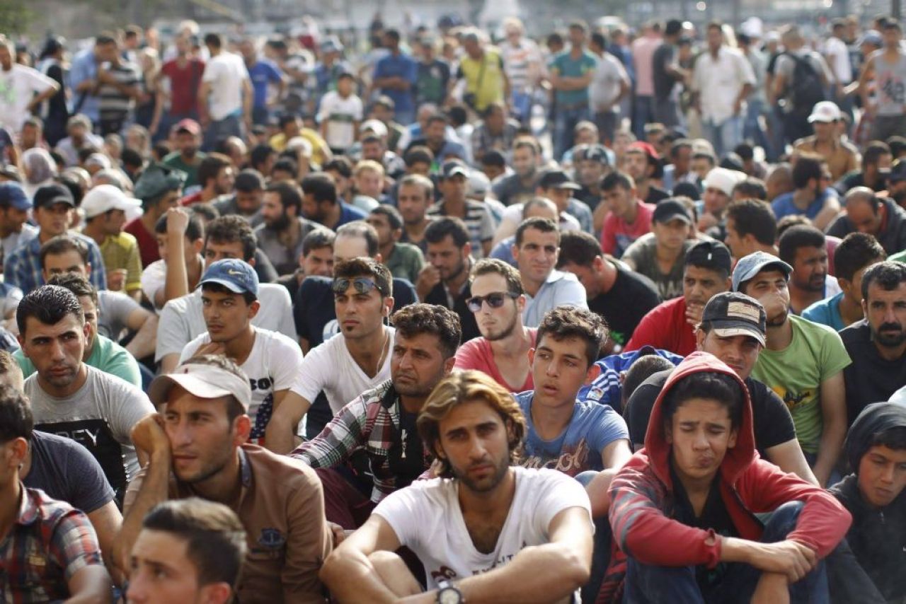 Lumea fotbalului, unita in fata valului de refugiati | Cum se implica bogatii sportului in criza care a surprins Europa total nepregatita: Real anunta donatii, Messi lanseaza si el un mesaj_2