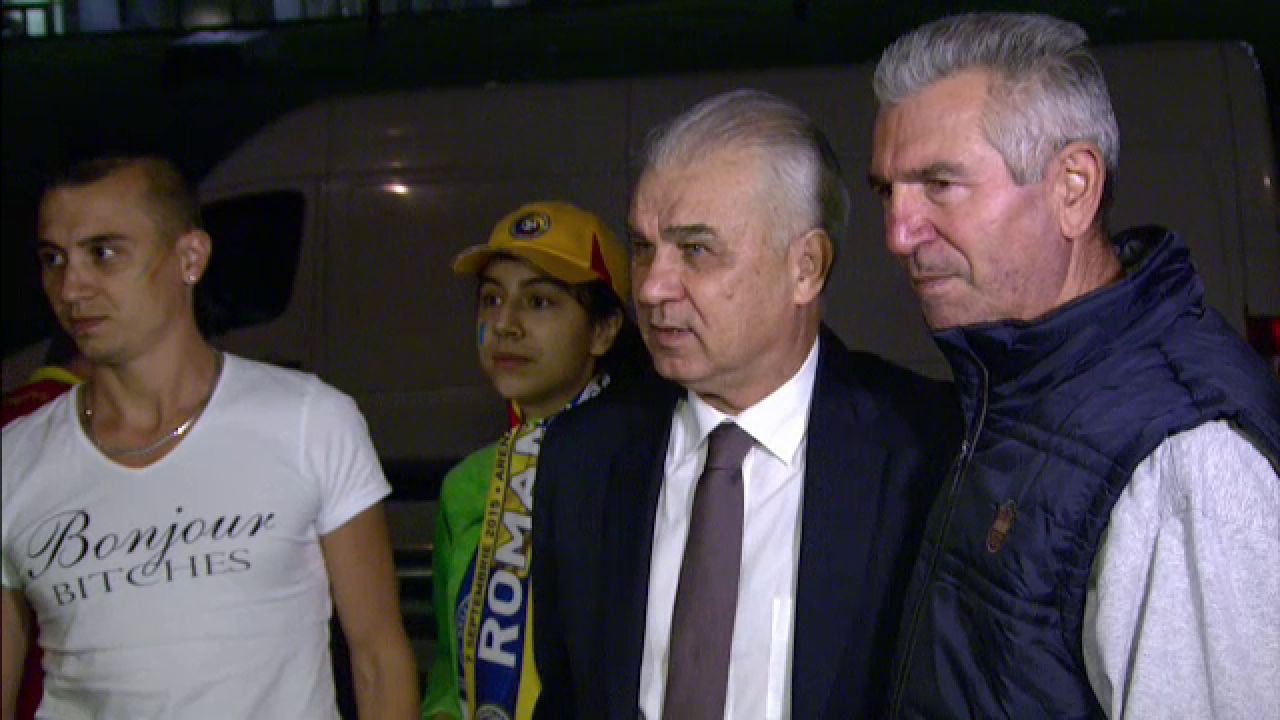 A uitat sa mearga la conferinta? Iordanescu, intors din autocar de staff-ul nationalei! Cum a explicat egalul cu Grecia_11