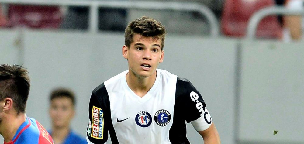 Eu tin atat de mult la Hagi, dar daca el crede ca Ianis il va depasi, eu spun ca 30 de ani nu vom mai avea un jucator la nivelul lui! Cine poate fi UNICUL LIDER al Romaniei la Euro 2016