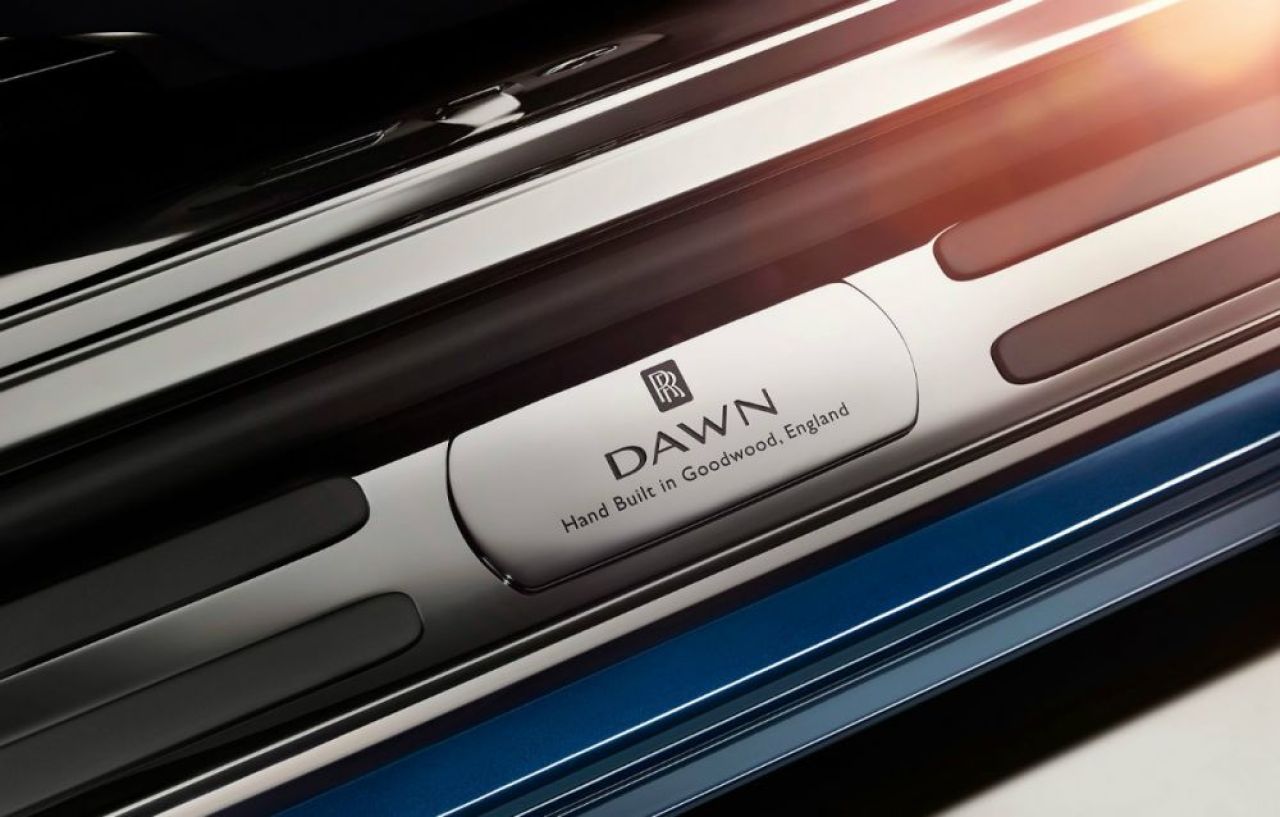 Rolls Royce a lansat cea mai LUXOASA decapotabila din lume! Vezi cum arata Dawn, modelul pregatit pentru tinerii miliardari! FOTO_11