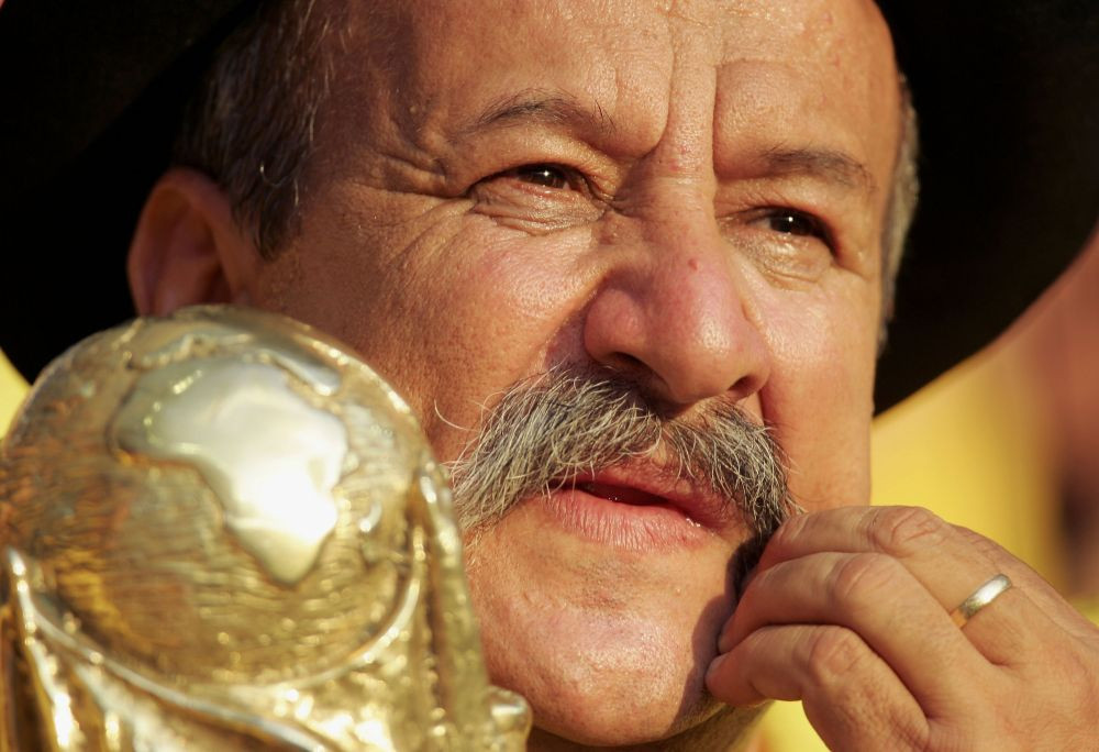 Fotbalul plange dupa unul dintre cei mai cunoscuti suporteri: celebrul 