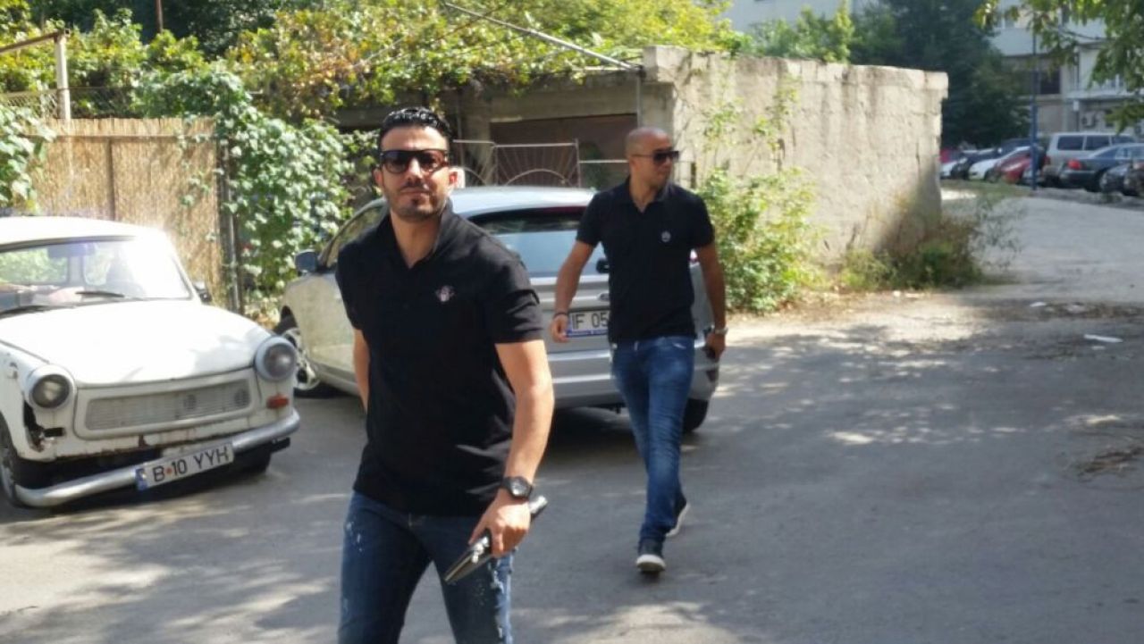 Primele fotografii cu transferul Stelei. Kharja a ajuns la sediul Stelei pentru a semna contractul cu echipa ros-albastra: