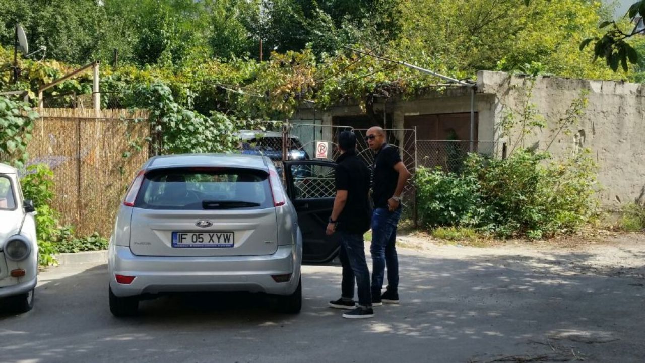 Primele fotografii cu transferul Stelei. Kharja a ajuns la sediul Stelei pentru a semna contractul cu echipa ros-albastra: