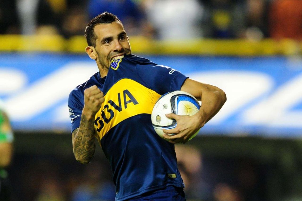 Tevez, inger si diavol in Argentina! Fostul star al lui City si Juventus i-a rupt piciorul unui adversar, cu o intrare teribila, dar a dat si o dubla_1