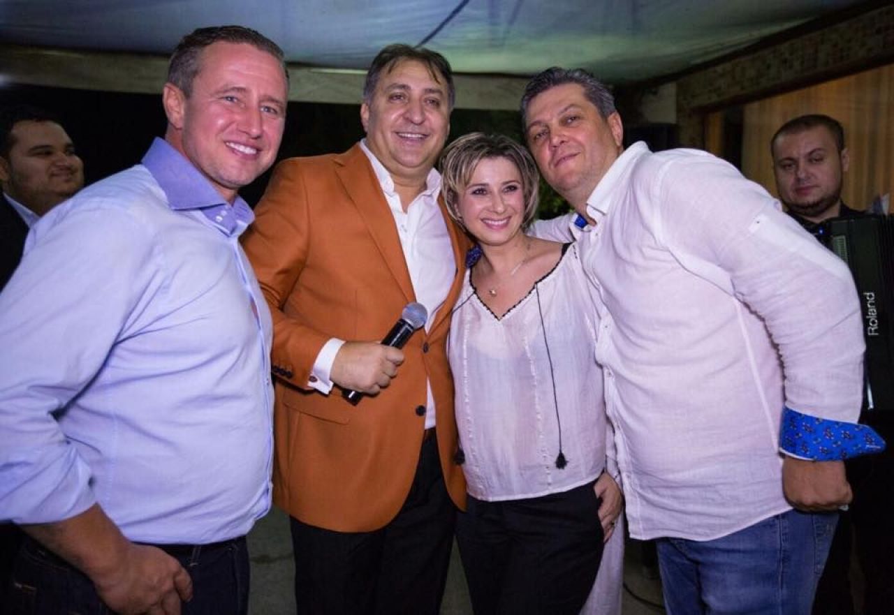 FOTO Reghe a petrecut impreuna cu jucatorii Stelei de ziua sa! Ce tort a primit fostul antrenor al Stelei! _1