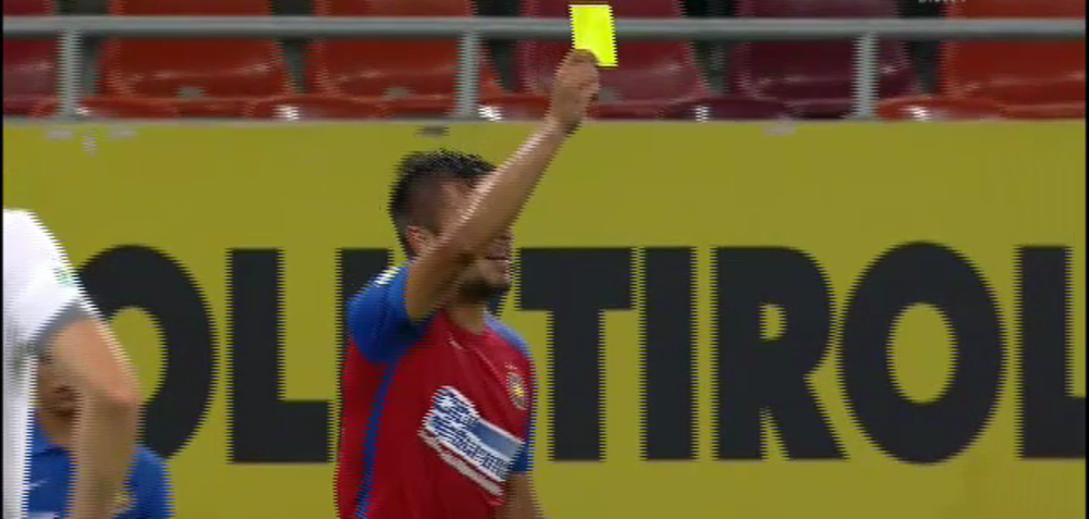 Toata lumea a inceput sa rada pe teren! Faza incredibila cu Tosca si arbitrul de la Steaua - Chiajna. FOTO_4