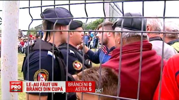 Ma rugau oamenii sa nu mai dam goluri ca au sub 7 goluri la pariuri! :)) Reactia lui Sumudica dupa victoria clara cu Branceni