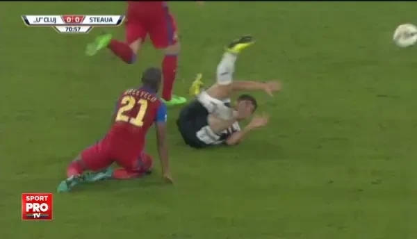 Faultul la care Breeveld putea primi al doilea galben