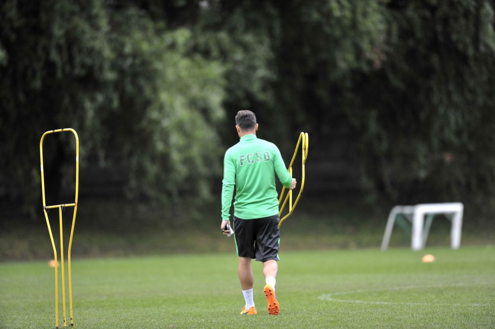 Primul jucator care a PLECAT OFICIAL de la Steaua dupa meciul cu U. Cluj din Cupa! Azi a parasit Romania