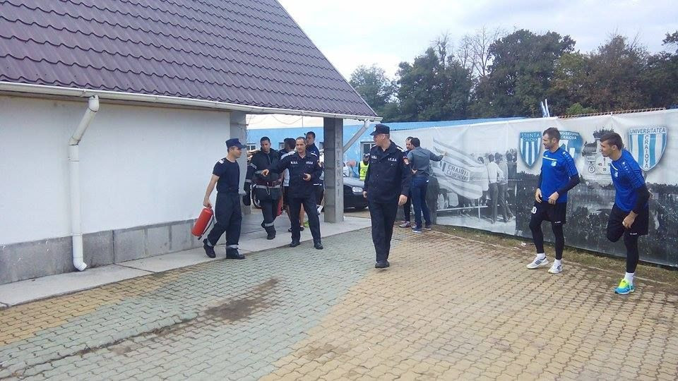 Incident bizar cu doar o ora inaintea meciului CSU Craiova - Pandurii. Jucatorii oaspeti, evacuati din vestiar. Ce s-a intamplat: FOTO_2