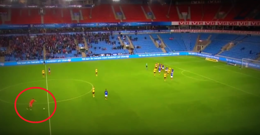 Cel mai tare gol al weekendului pe care NU L-AI VAZUT! Reusita fabuloasa a unui portar in campionatul Norvegiei, de la 60 de metri: VIDEO_3
