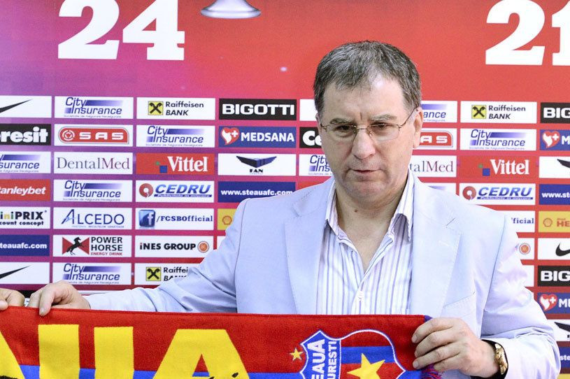 Matematic, Dica a avut dreptate! Stelistii au pus tunurile pe antrenorul Astrei! Si presedintele Stelei il ataca pe Sumudica