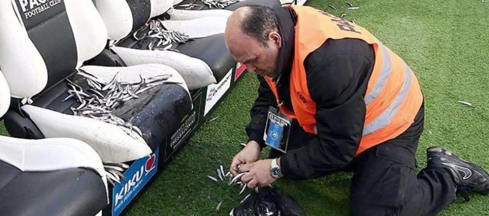 Nicaieri in Europa nu mai exista asa ceva! Cu ce arunca fanii din tribune atunci cand joaca cu rivala de moarte. Acum urmeaza Dortmund in Europa League_3