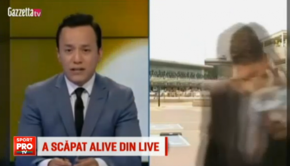 Reporter, LOVIT de masina in timp ce transmitea live de la stadion! Cum au reactionat cei din platou. VIDEO