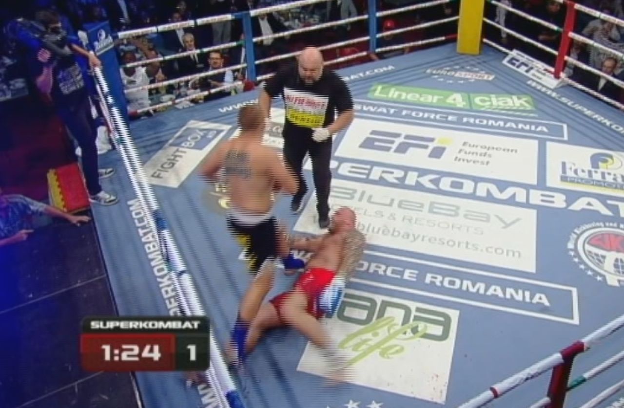 KO FANTASTIC!!! Morosanu l-a RUPT pe uriasul Czerwinski in prima runda! Amansio Paraschiv si fratii Stoica, victorii la decizie! SUPER VIDEO_7
