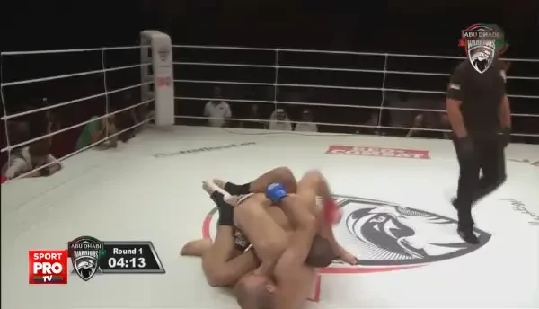 "BOMBARDIERUL" Pascu a facut SHOW in fata seicilor. Victorie in 100 de secunde in Abu Dhabi! Vezi ce KO a reusit - VIDEO