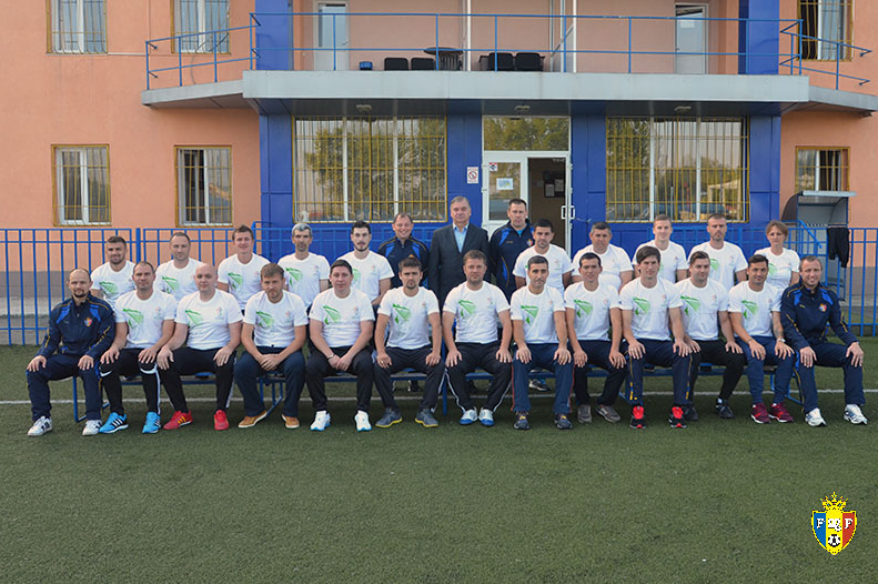 Back to School | Mirel Radoi sta in banca pentru a putea fi curand pe banca. Stelistul s-a apucat de Scoala de Antrenori in Moldova si va fi coleg cu Alex Piturca