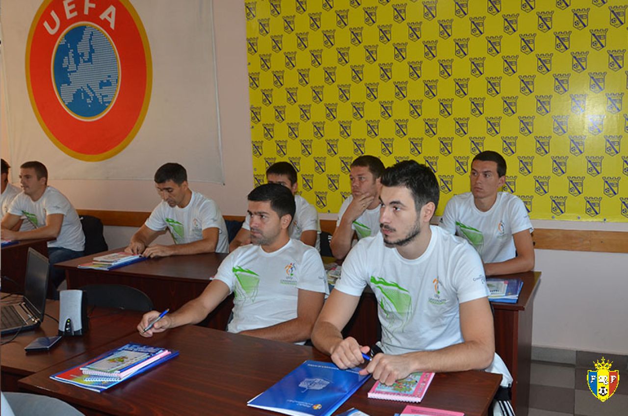Back to School | Mirel Radoi sta in banca pentru a putea fi curand pe banca. Stelistul s-a apucat de Scoala de Antrenori in Moldova si va fi coleg cu Alex Piturca_2