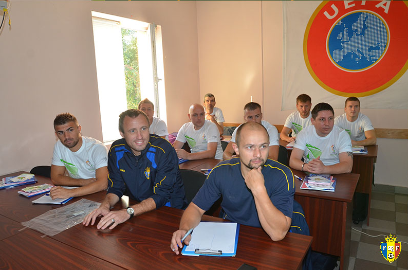 Back to School | Mirel Radoi sta in banca pentru a putea fi curand pe banca. Stelistul s-a apucat de Scoala de Antrenori in Moldova si va fi coleg cu Alex Piturca_3