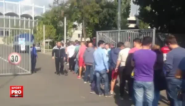 Cozi la casele de bilete ale National Arena, imediat dupa conferinta de presa a lui Razvan Burleanu