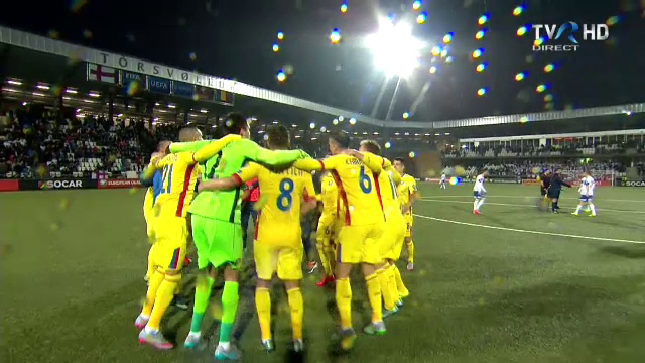 Imaginile asteptate de 7 ani! Romania merge la EURO 2016! Jucatorii au facut HORA BUCURIEI pe teren! FOTO_4