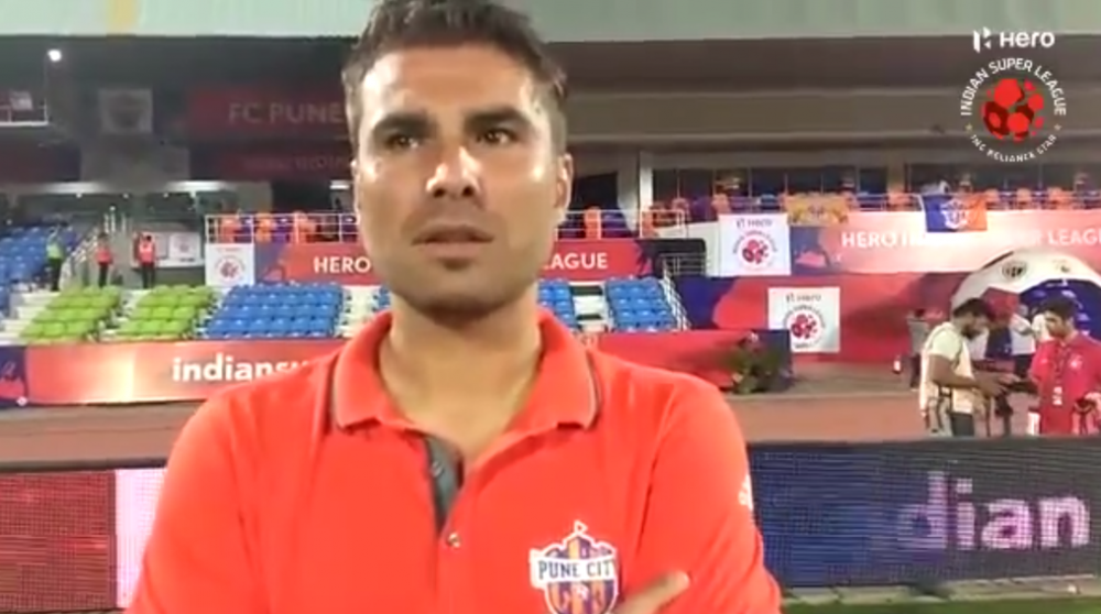 Mutu viseaza la EURO, dar a ajuns rezerva lui Jackye Chang in India! Roberto Carlos a batut-o pe Pune intr-un meci nebun