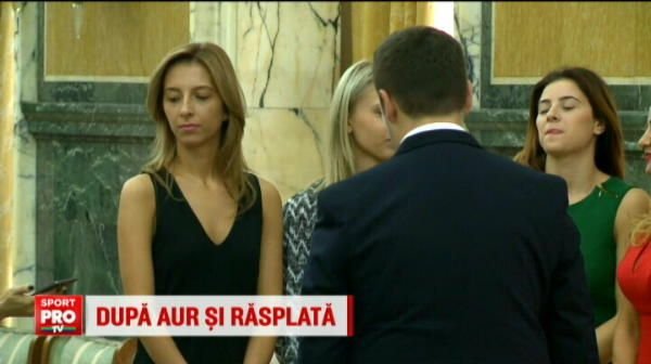 Cat castiga o campioana europeana la tenis de masa! Eliza Samara a fost la Guvern sa isi primeasca premiul! VIDEO