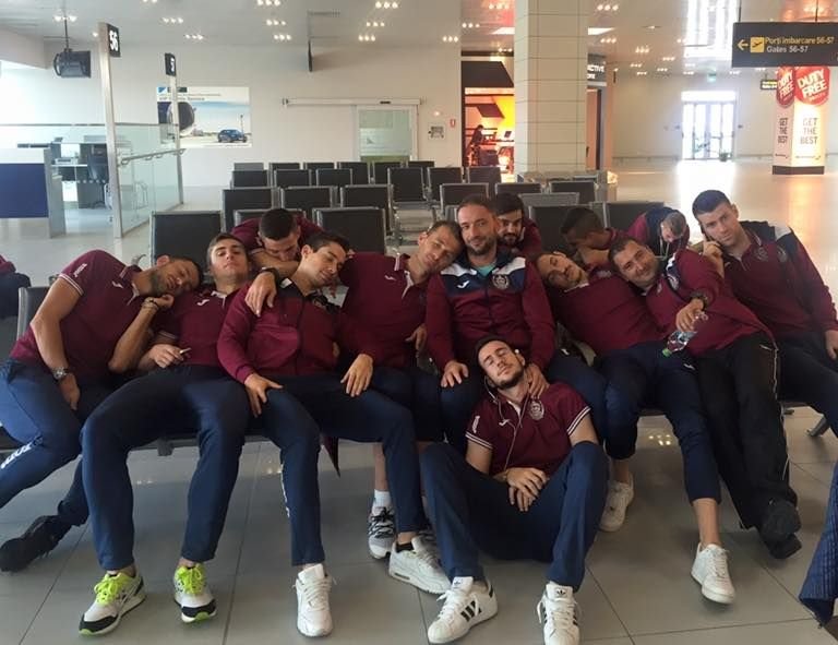 IMAGINEA ZILEI in Liga I! Cum au fost fotografiati jucatorii CFR-ului in aeroport, dupa infrangerea cu Dinamo