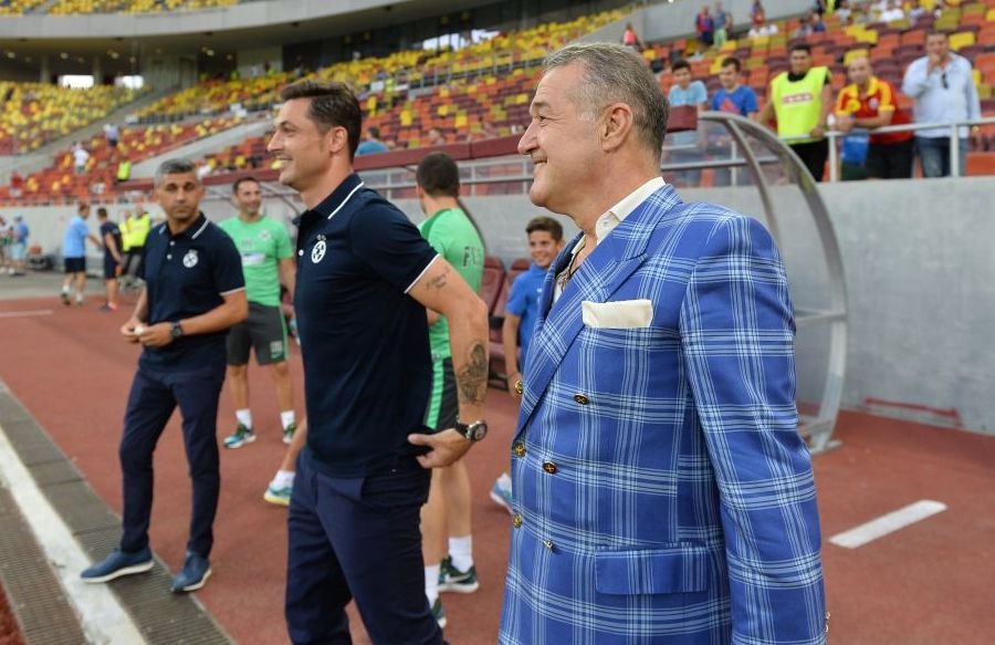 Solutia surpriza pentru defensiva Stelei: el e jucatorul care trebuie sa-l faca uitat pe Alcenat! Becali a inceput negocierile