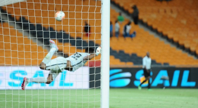 Am promis ca o s-o fac intr-un meci oficial! Am facut-o! Interventia GENIALA a acestui portar cu LOVITURA SCORPIONULUI. VIDEO