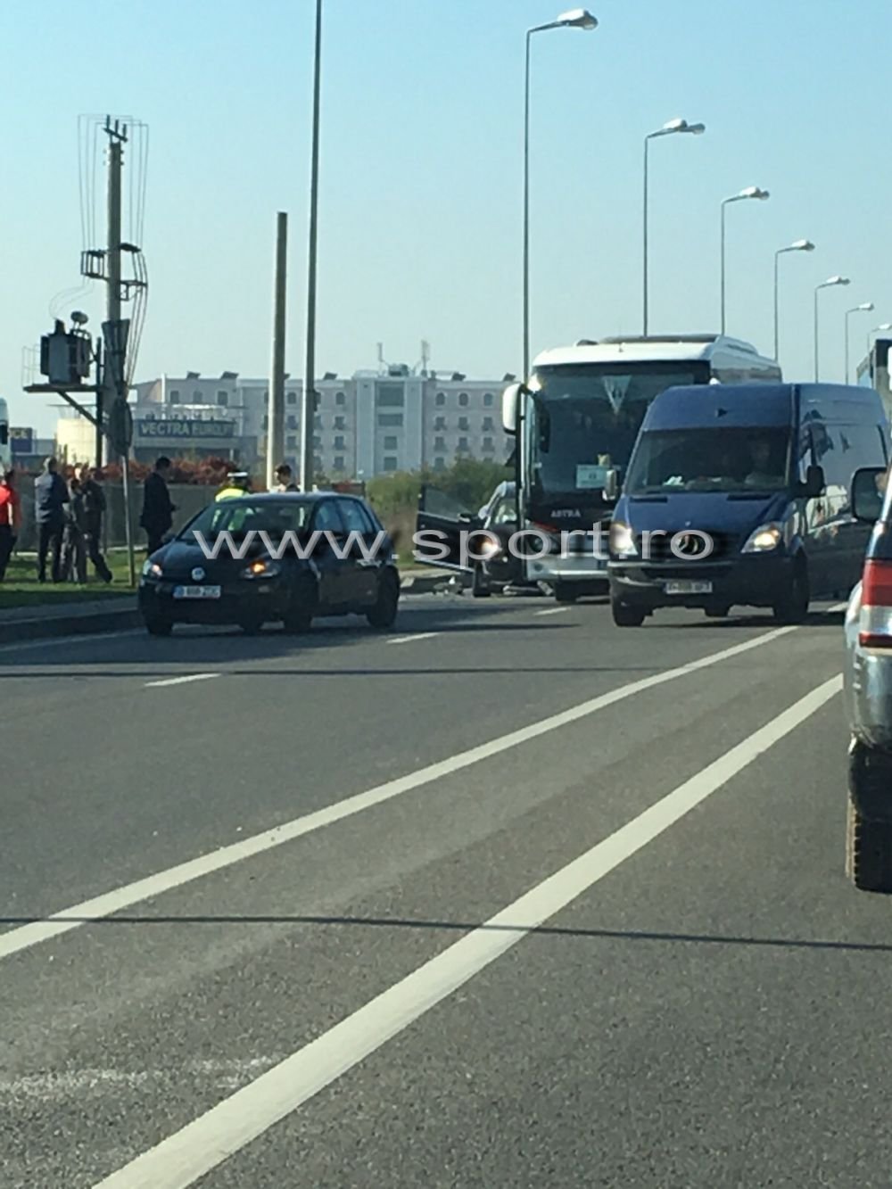Autocarul Astrei a facut accident pe Centura Capitalei! O masina a fost facuta praf! Imagini EXCLUSIVE_2