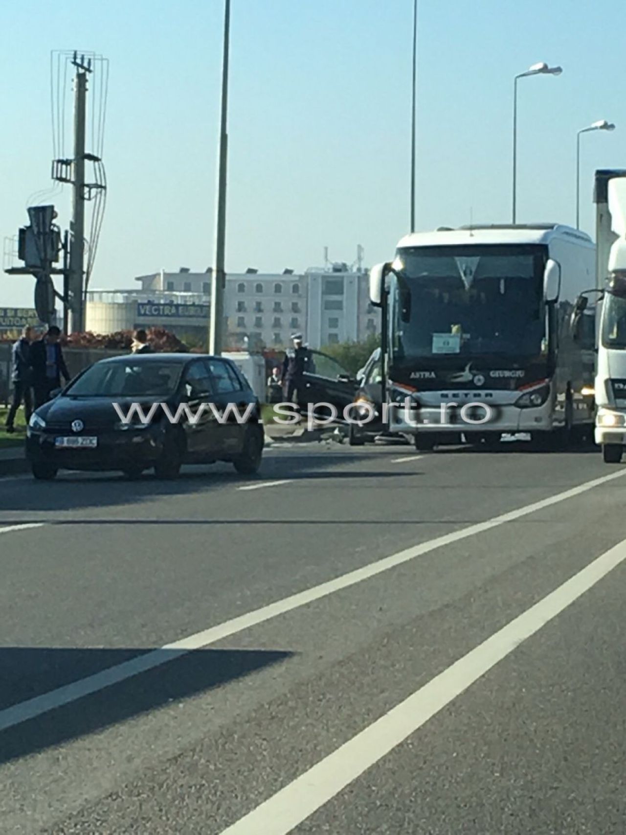 Autocarul Astrei a facut accident pe Centura Capitalei! O masina a fost facuta praf! Imagini EXCLUSIVE_4
