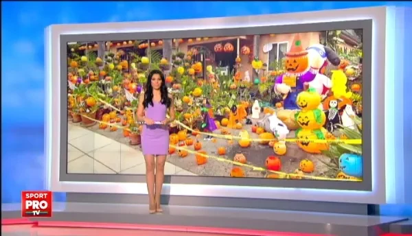 Oltenii au dat in mintea copiilor! Jucatorii lui Sandoi au mers la gradinita la o petrecere de Halloween :) VIDEO