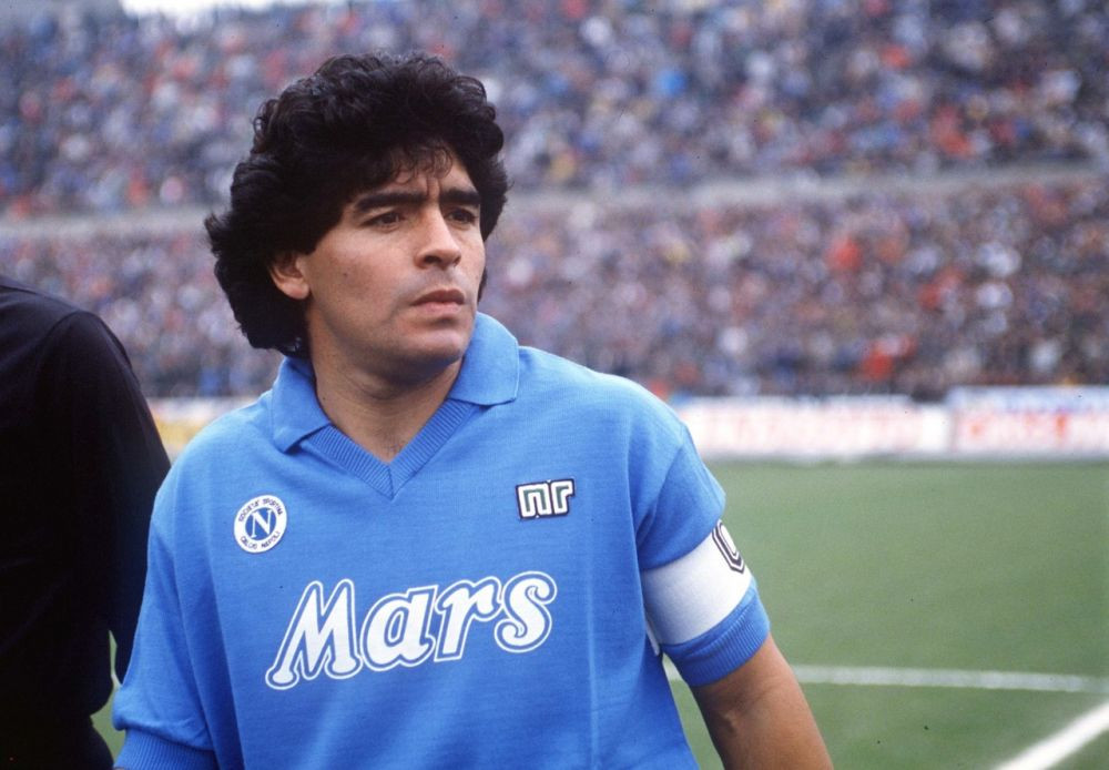 Maradona gratis la Laayoune Cel mai iubit fotbalist din istorie revine pe teren alaturi de Weah, Abedi Pele si Mboma