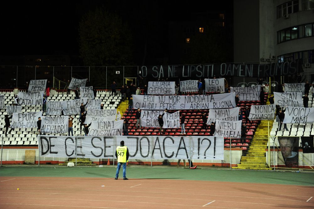 Galeriile echipelor bucurestene, in strada pentru #Colectiv. Cum s-au manifestat alaturi de ceilalti peste 20 de mii de romani_2