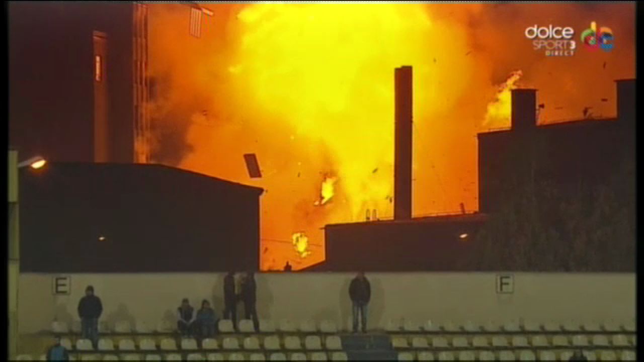 Un barbat a murit in timpul noptii. Este incredibil ce a provocat explozia uriasa de la fabrica de paine din Brasov_1