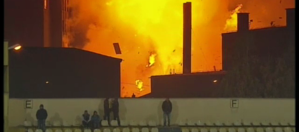 Un barbat a murit in timpul noptii. Este incredibil ce a provocat explozia uriasa de la fabrica de paine din Brasov_4